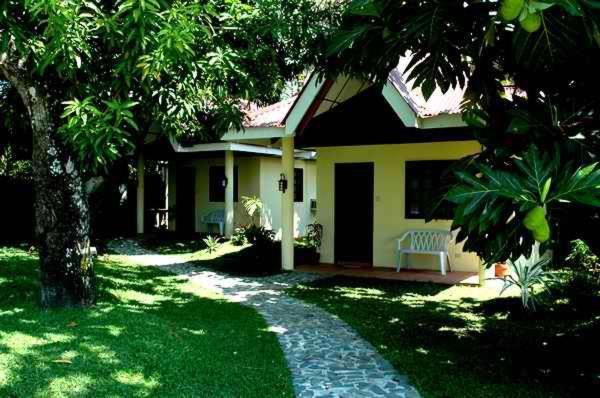 Puesta Del Sol Beach Bungalows And Restobar Mambajao Ngoại thất bức ảnh