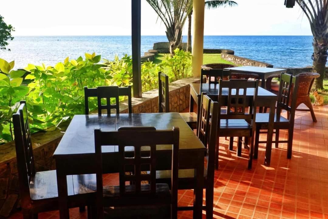 Puesta Del Sol Beach Bungalows And Restobar Mambajao Ngoại thất bức ảnh